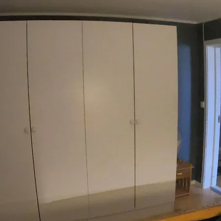 Komfortabel Pa Veien Mot Nordkapp Apartman